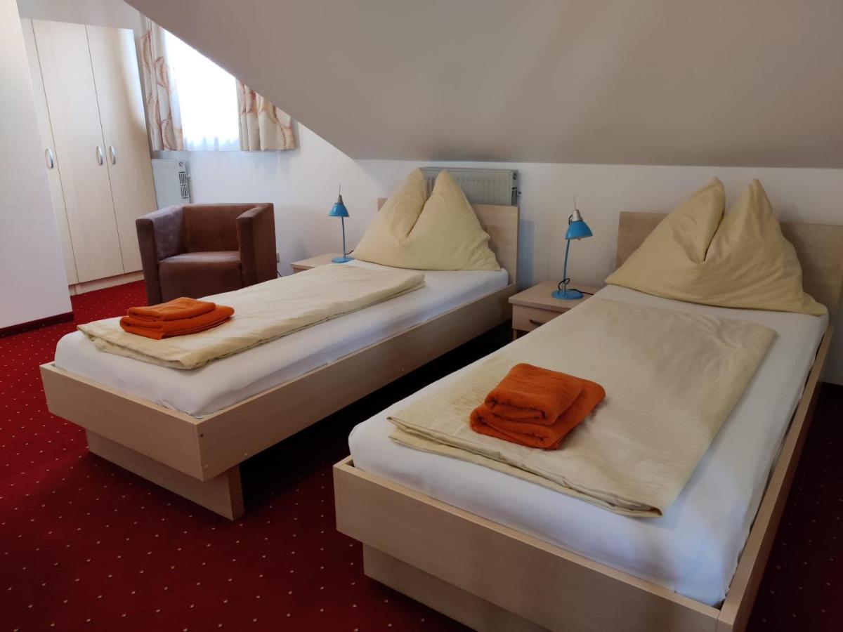 Pension Holzapfel Санкт-Георген-им-Аттергау Экстерьер фото