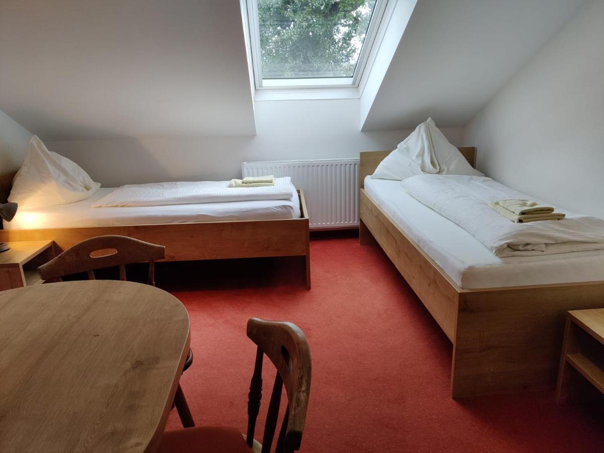 Pension Holzapfel Санкт-Георген-им-Аттергау Экстерьер фото