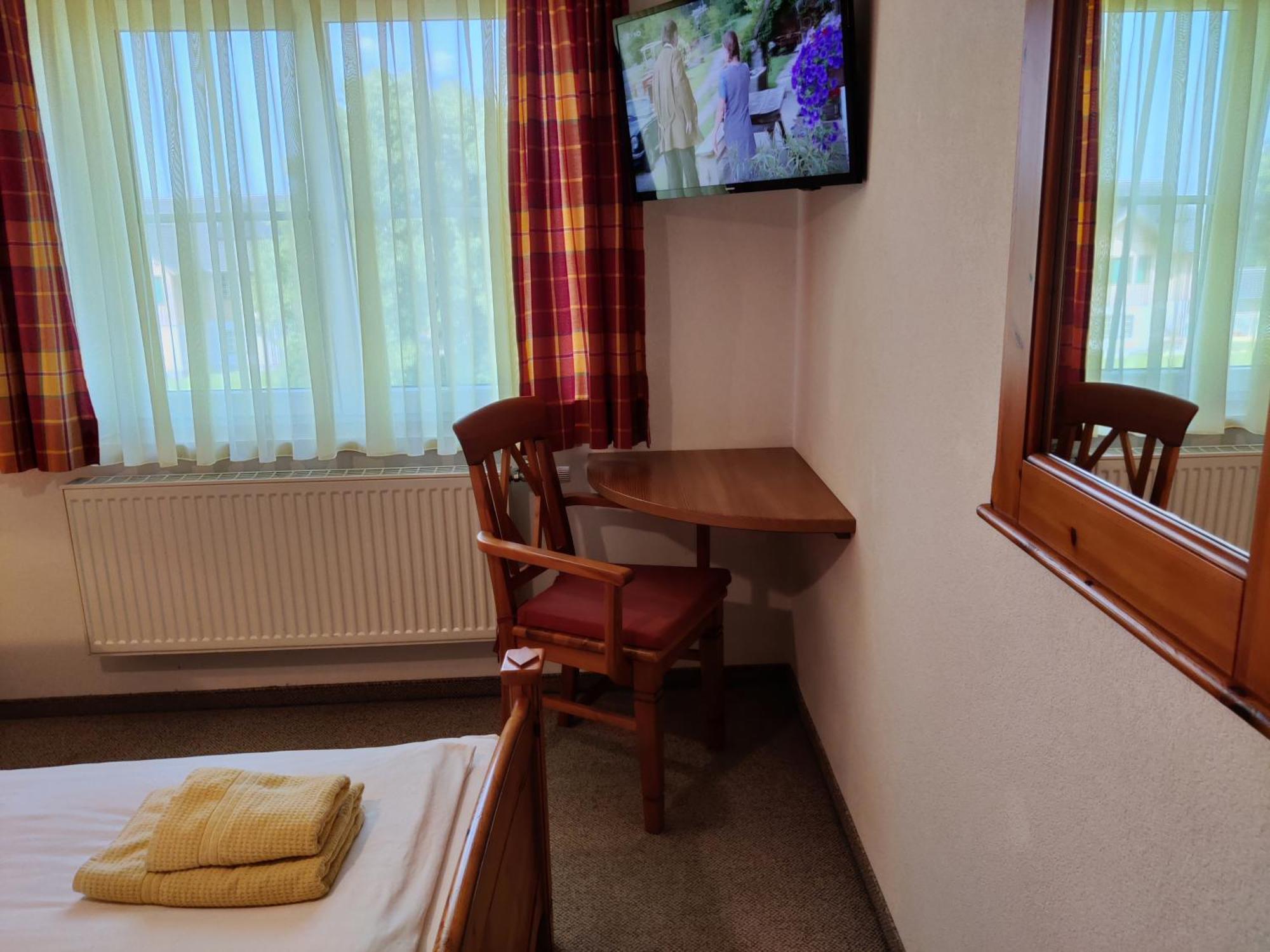 Pension Holzapfel Санкт-Георген-им-Аттергау Экстерьер фото